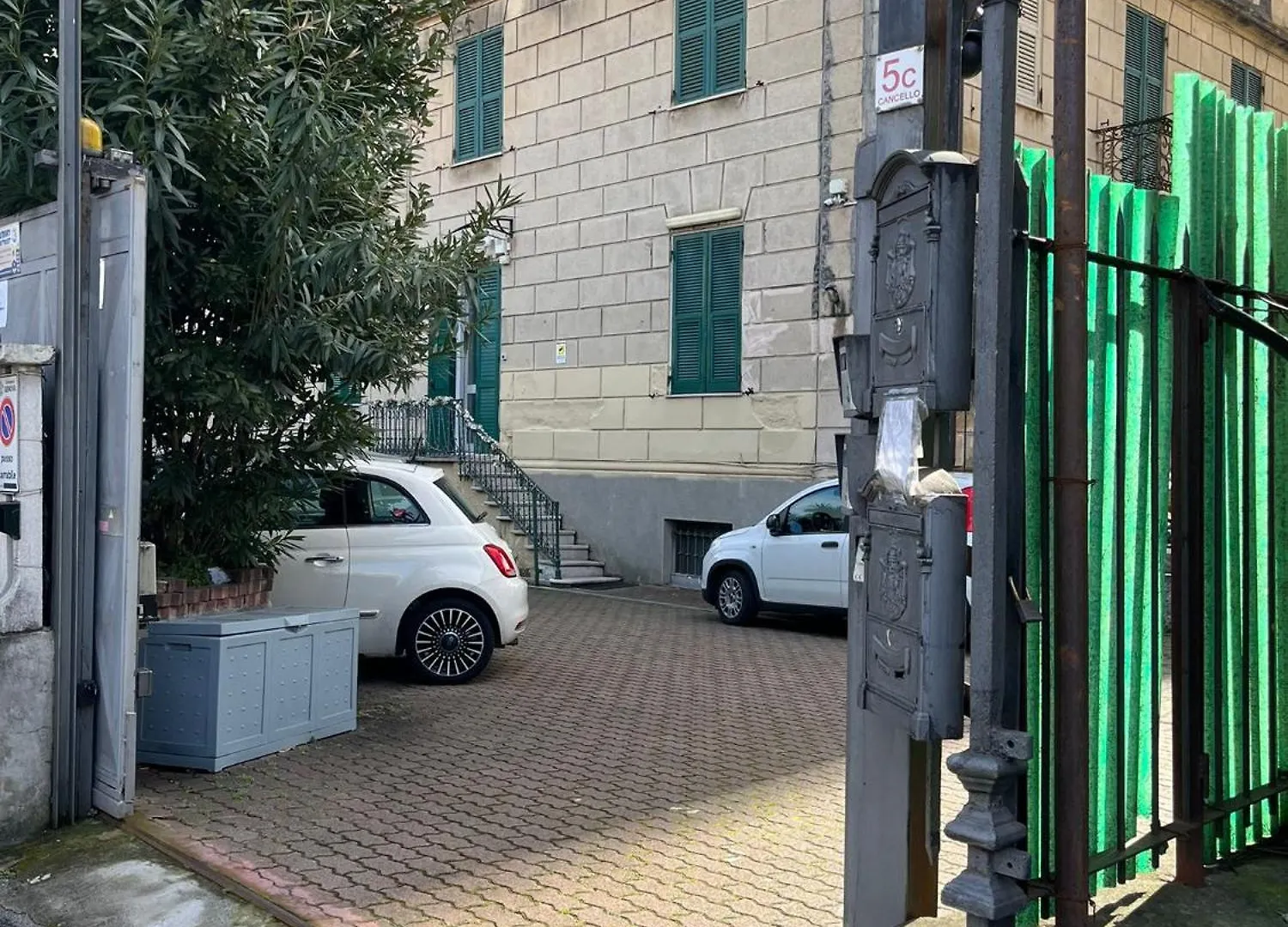 Suite Tolemaide Genoa 2*,